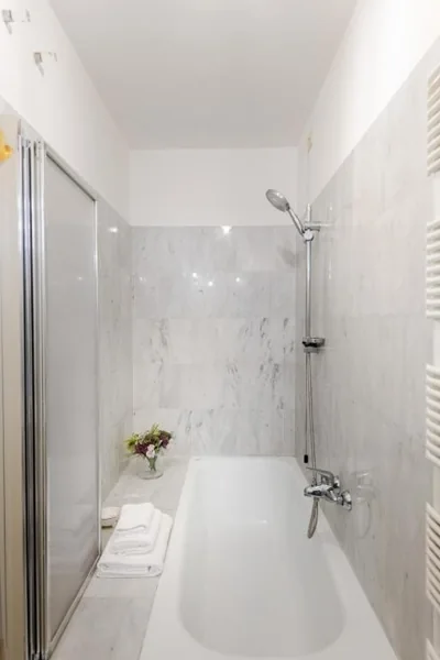 Georgia Modern Panoramic Penthouse with Elevator – Foto’s 8